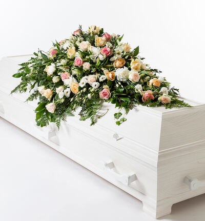 Kistedekorasjon i rosa og fersken 135 cm Kistedekorasjon i rosa og fersken 135 cm